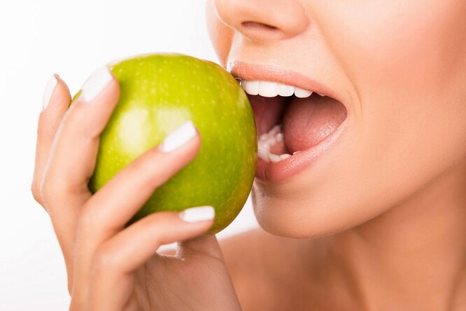 Привычки, которые помогут сохранить зубы здоровыми
