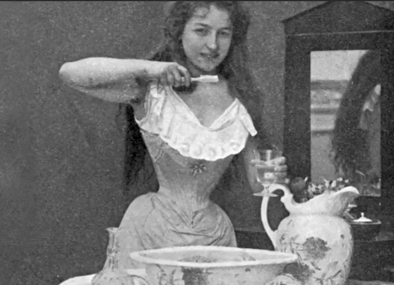 история чистки зубов