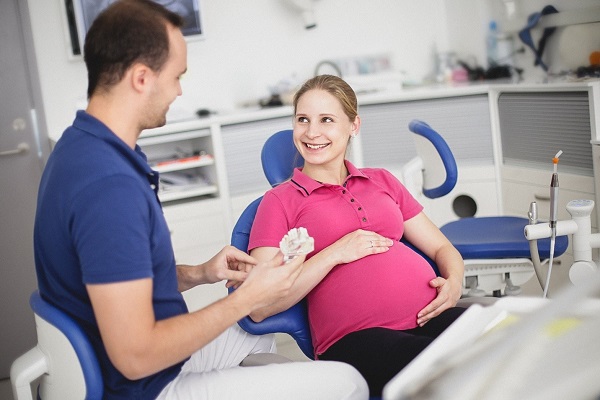 Лечение зубов при беременности: можно ли лечить зубы на ранних и поздних сроках беременности